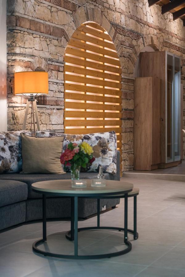 Casa Leone, Cosy Apartment Overlooking The Square Spilion Luaran gambar
