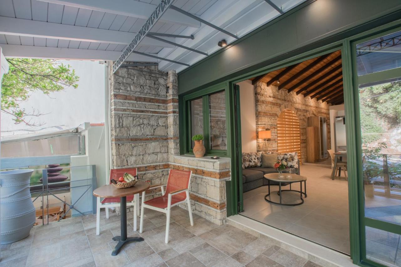 Casa Leone, Cosy Apartment Overlooking The Square Spilion Luaran gambar
